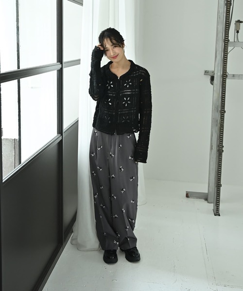 STYLE DELI(スタイルデリ)の「【BLK001】フラワークロシェカーディガン(カーディガン/ボレロ・レディース・ブラック・FREE)」の2枚目の写真