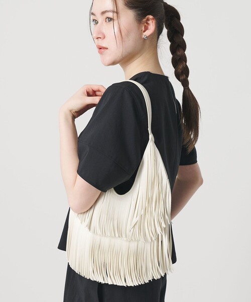 HELOYSE（エロイーズ）の「＜HELOYSE＞フリンジ ショルダーバッグ（ショルダーバッグ・レディース・ホワイト/ブラック・FREE）」の3枚目の写真