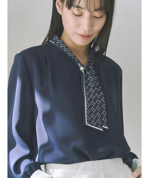 TONAL（トーナル）の「スカーフタイパールブラウス（シャツ/ブラウス・レディース・ピンク/ネイビー/オフホワイト・MEDIUM）」の8枚目の写真