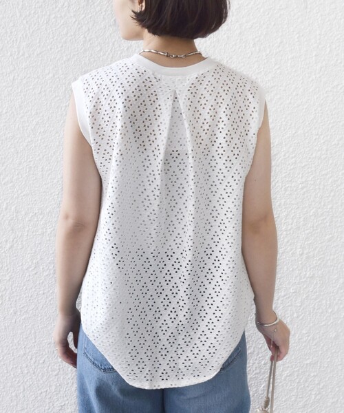 SHIPS(シップス)の「〈手洗い可能〉アイレット ノースリーブ フレア プルオーバー(Tシャツ/カットソー・レディース・ライトグリーン/ホワイト/ブラック・ONE SIZE)」の18枚目の写真