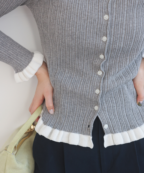 SLOBE IENA（スローブイエナ）の「《追加3》tyn.TGOR/トゴール フリルカーディガン J0102（カーディガン/ボレロ・レディース・ブラック/ライトグレー・FREE）」の3枚目の写真