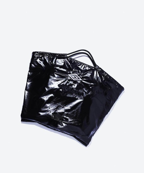 TOGA PULLA(トーガ プルラ)の「【TOGA TOO/トーガトゥー】Tote bag UMBRO SP/アンブロコラボレーション/トートバッグ(トートバッグ・レディース・ブラック・FREE)」の2枚目の写真