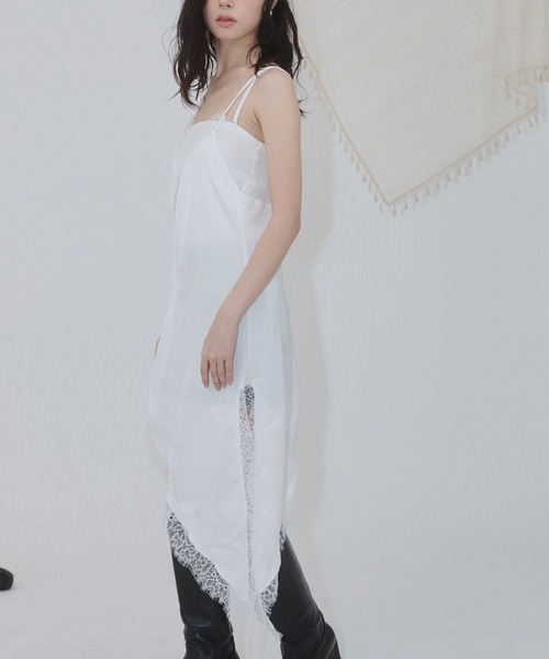 ENVYM（アンビー）の「サテンレースアシメワンピース（ワンピース・レディース・ブラック/ブラウン/ホワイト・FREE）」の2枚目の写真