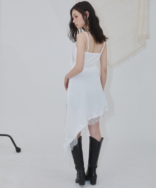 ENVYM（アンビー）の「サテンレースアシメワンピース（ワンピース・レディース・ブラック/ブラウン/ホワイト・FREE）」の5枚目の写真