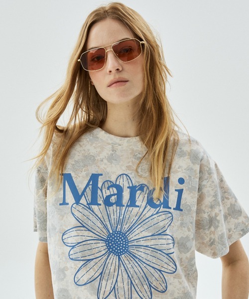 Mardi Mercredi(マルディメクルディ)の「TSHIRT FLEUR FLOWERMARDI / Tシャツ フルール フラワーマルディ(Tシャツ/カットソー・レディース・ピンクベージュ/ベージュ/パープル/ブルーグレー・FREE)」の2枚目の写真