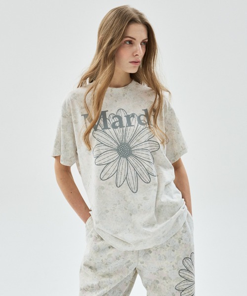 Mardi Mercredi(マルディメクルディ)の「TSHIRT FLEUR FLOWERMARDI / Tシャツ フルール フラワーマルディ(Tシャツ/カットソー・レディース・ピンクベージュ/ベージュ/パープル/ブルーグレー・FREE)」の6枚目の写真