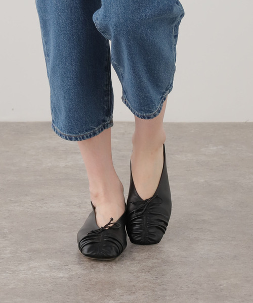 JVAM(ジェーヴィエーエム)の「JVAM/ジェイヴィエーエム CARIN GATHER FLAT(その他シューズ・レディース・ベージュ/ブラック・23cm/23.5cm/24cm/24.5cm)」の4枚目の写真