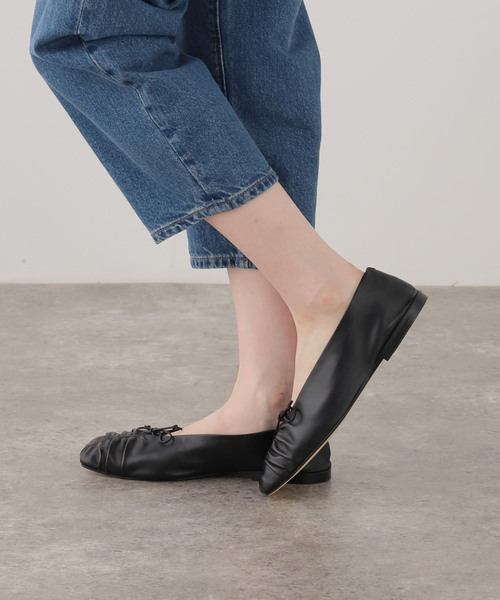 JVAM(ジェーヴィエーエム)の「JVAM/ジェイヴィエーエム CARIN GATHER FLAT(その他シューズ・レディース・ベージュ/ブラック・23cm/23.5cm/24cm/24.5cm)」の5枚目の写真