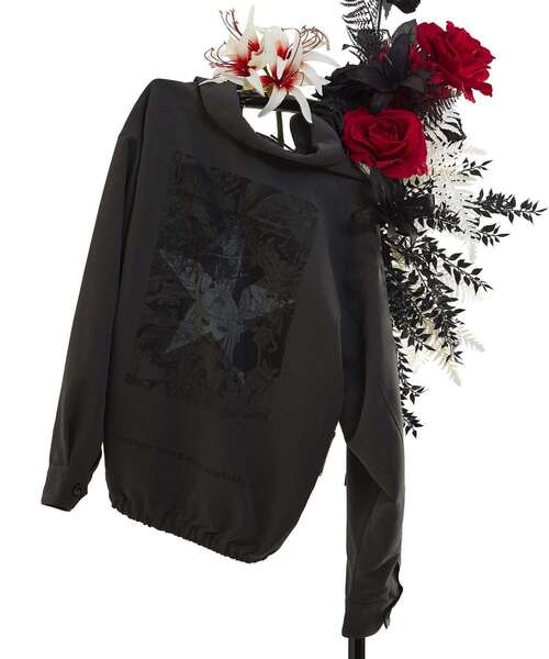 CONVERSE TOKYO（コンバーストウキョウ）の「【CLAMP】『X-エックス-』GRAPHIC COACH JACKET（ブルゾン・レディース・チャコールグレー・FREE）」の2枚目の写真