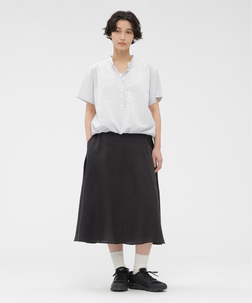 MARGARET HOWELL（マーガレットハウエル）の「YARN DYED COTTON POPLIN（シャツ/ブラウス・レディース・ブルー/ライトブルー・2/1）」の3枚目の写真