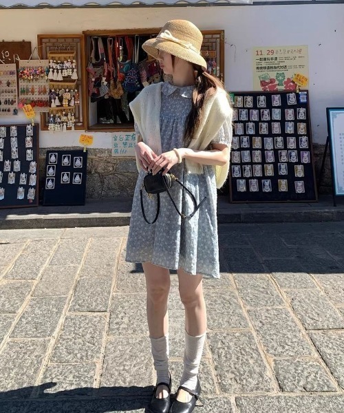 Lis ardent(リスアルダン)の「小花柄レースカラー ティアードミニワンピース(ワンピース・レディース・ブルー・M)」の6枚目の写真