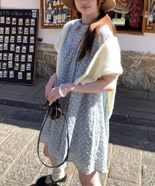 Lis ardent(リスアルダン)の「小花柄レースカラー ティアードミニワンピース(ワンピース・レディース・ブルー・M)」の4枚目の写真