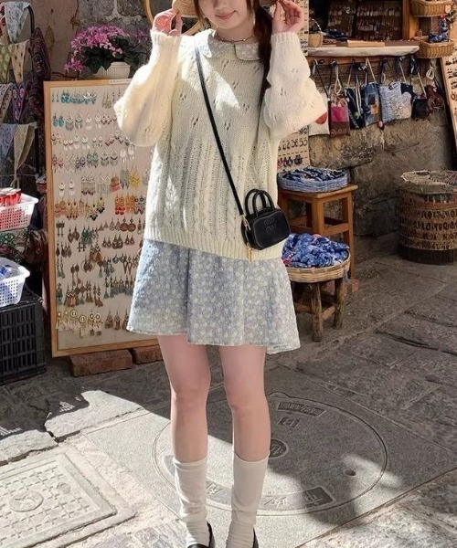 Lis ardent(リスアルダン)の「小花柄レースカラー ティアードミニワンピース(ワンピース・レディース・ブルー・M)」の3枚目の写真