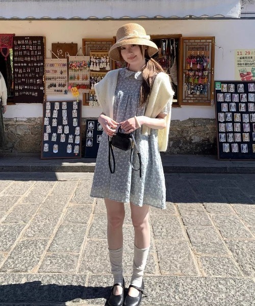 Lis ardent(リスアルダン)の「小花柄レースカラー ティアードミニワンピース(ワンピース・レディース・ブルー・M)」の5枚目の写真