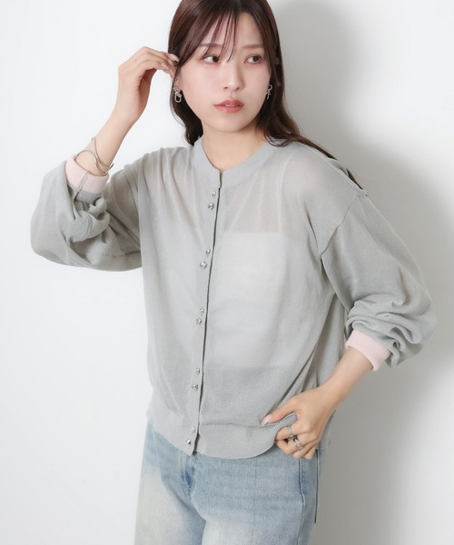 Riberry(リベリー)の「【接触冷感】ハートボタン配色シアーカーディガン(カーディガン/ボレロ・レディース・アイボリー/ブラック/グレー/イエロー・FREE)」の3枚目の写真