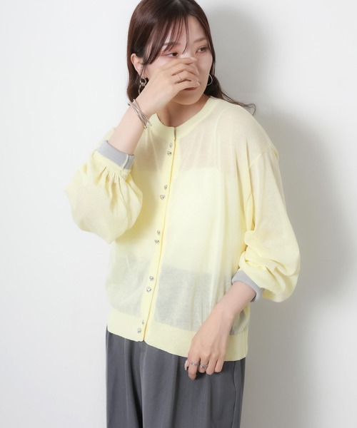 Riberry(リベリー)の「【接触冷感】ハートボタン配色シアーカーディガン(カーディガン/ボレロ・レディース・アイボリー/ブラック/グレー/イエロー・FREE)」の4枚目の写真