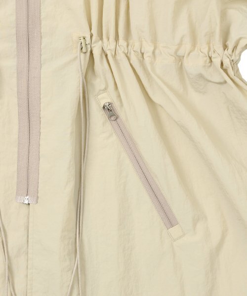 AJOBYAJO（アジョバイアジョ）の「Nylon Oversized Windbreaker [BEIGE]（ナイロンジャケット・レディース・その他・FREE）」の4枚目の写真