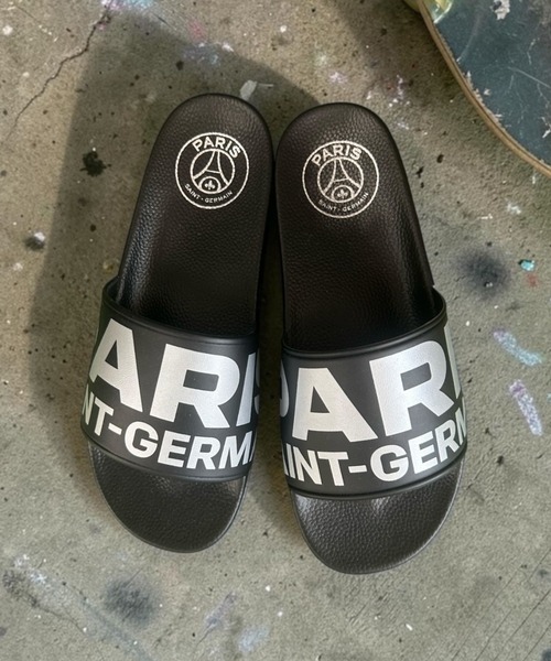 PARIS SAINT-GERMAIN(パリサンジェルマン)の「Paris Saint-Germain シャワーサンダル_BK×SV・L(サンダル・レディース・ブラック×シルバー・L)」の1枚目の写真