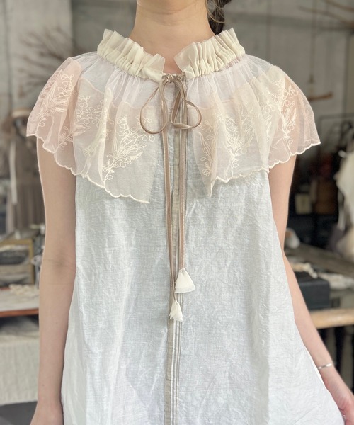 m.soeur(エムスール)の「スズランチュールのつけ襟(付け襟・レディース・グレー/ピンク・FREE)」の2枚目の写真