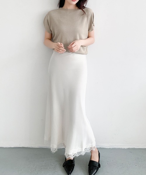 LOWO（ロワ）の「【M～2Lサイズ展開】裾レースサテンマーメイドロングスカート（スカート・レディース・ホワイト/カーキ/ブラウン/ブラック・M/L/2L）」の9枚目の写真