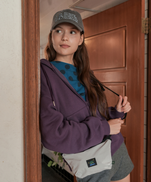 LENEE B(レニービー)の「リブバッグ グレー(メッセンジャーバッグ・レディース・その他・FREE)」の4枚目の写真