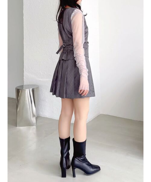 dazzlin(ダズリン)の「カーブデザインプリーツミニスカート(スカート・レディース・ベージュ/チャコールグレー/ブラック・MEDIUM/SMALL)」の10枚目の写真