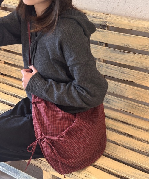 UNDERSTATEMENTs(アンダーステイトメント)の「【ユニセックス】チェックギャザーショルダーバッグ(ショルダーバッグ・メンズ・ネイビー/レッド/グリーン/グレー・FREE)」の17枚目の写真