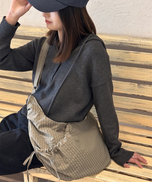 UNDERSTATEMENTs(アンダーステイトメント)の「【ユニセックス】チェックギャザーショルダーバッグ(ショルダーバッグ・メンズ・ネイビー/レッド/グリーン/グレー・FREE)」の9枚目の写真