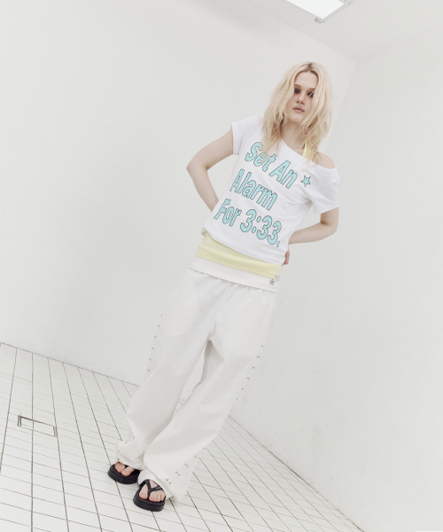SETUP-EXE(セットアップイーエックスイー)の「ALARM WIDE NECK TOP / WHITE(Tシャツ/カットソー・レディース・その他・OS)」の2枚目の写真