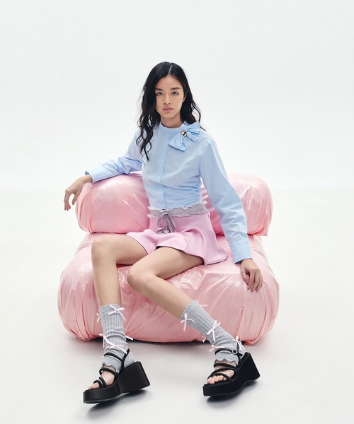 CHARLES & KEITH(チャールズ & キース)の「Lindon リンドン サテンストラッピー プラットフォーム ウエッジ(サンダル・レディース・アイボリー/ブラック系その他2・22.5cm/23cm/23.5cm/24.5cm/25cm/25.5cm)」の6枚目の写真