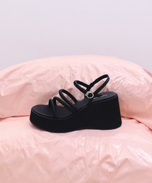 CHARLES & KEITH（チャールズ & キース）の「Lindon リンドン サテンストラッピー プラットフォーム ウエッジ（サンダル）」