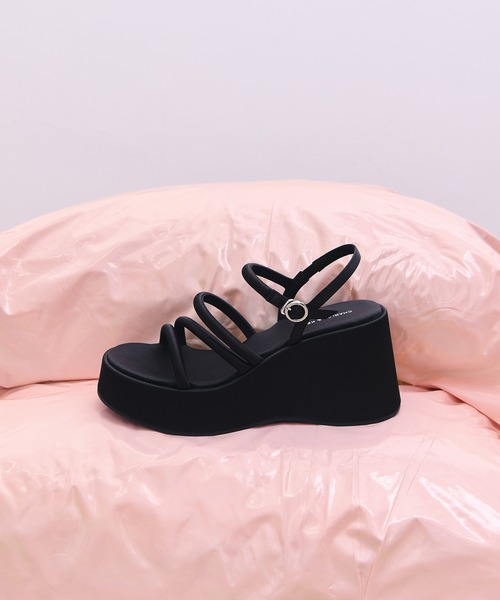 CHARLES & KEITH(チャールズ & キース)の「Lindon リンドン サテンストラッピー プラットフォーム ウエッジ(サンダル・レディース・アイボリー/ブラック系その他2・22.5cm/23cm/23.5cm/24.5cm/25cm/25.5cm)」の8枚目の写真