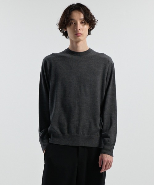 CINOH(チノ)の「15.5 MICRON WOOL CREW NECK KNIT(ニット/セーター・メンズ・チャコールグレー/ブラック・4/2)」の2枚目の写真