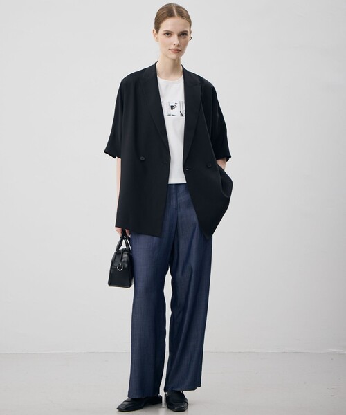 ICB(アイシービー)の「クロップド ロゴTEE(フォトプリント)(Tシャツ/カットソー・レディース・ブラック系/アイボリー系・MEDIUM/X-SMALL/SMALL)」の6枚目の写真
