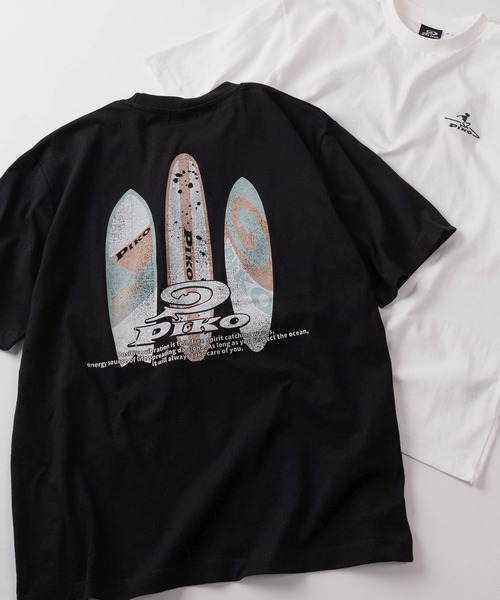Piko（ピコ）の「【98】【PIKO/ピコ】ワンポイント刺繍 アソート バックプリント クルーネックTシャツ/サーフ/Y2K（Tシャツ/カットソー・メンズ・ホワイト系5/ブラック系1/ホワイト系3/ホワイト系4/ホワイト系1/ブルー系1/ホワイト系2/ホワイト系6/イエロー系1/ネイビー系2/ネイビー系1/ブラック系4/グレー系1/ブラック系2/グレー系2/ブラック系3・LL/L）」の8枚目の写真