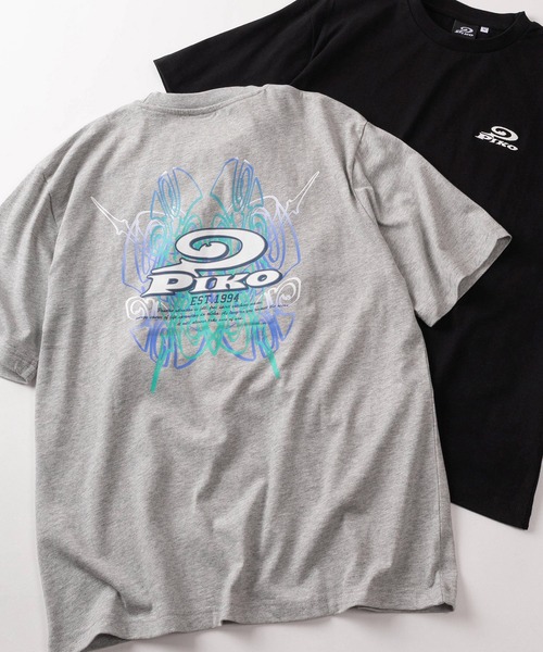 Piko（ピコ）の「【98】【PIKO/ピコ】ワンポイント刺繍 アソート バックプリント クルーネックTシャツ/サーフ/Y2K（Tシャツ/カットソー・メンズ・ホワイト系5/ブラック系1/ホワイト系3/ホワイト系4/ホワイト系1/ブルー系1/ホワイト系2/ホワイト系6/イエロー系1/ネイビー系2/ネイビー系1/ブラック系4/グレー系1/ブラック系2/グレー系2/ブラック系3・LL/L）」の13枚目の写真