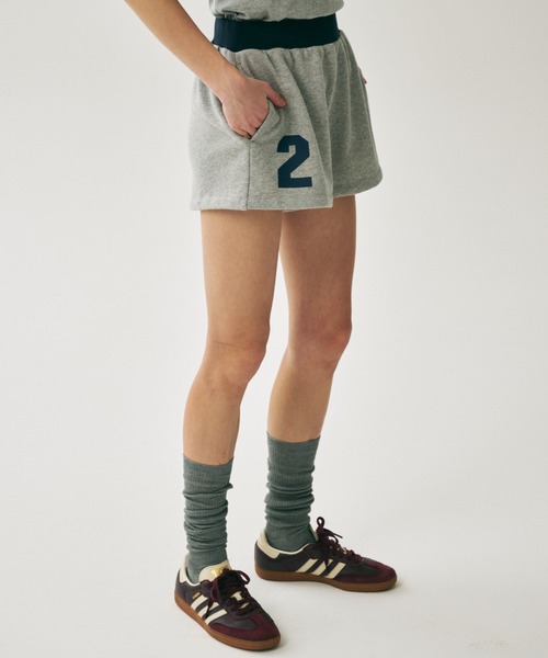 Mardi Mercredi（マルディメクルディ）の「MINI SHORTS ORIGINALIS 25 / ミニ ショーツ オリジナルス 25（スウェットパンツ・レディース・クリーム/バーガンディー/ネイビー/グレー・FREE）」の7枚目の写真