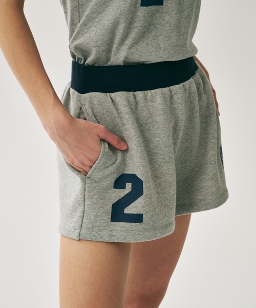 Mardi Mercredi（マルディメクルディ）の「MINI SHORTS ORIGINALIS 25 / ミニ ショーツ オリジナルス 25（スウェットパンツ・レディース・クリーム/バーガンディー/ネイビー/グレー・FREE）」の6枚目の写真
