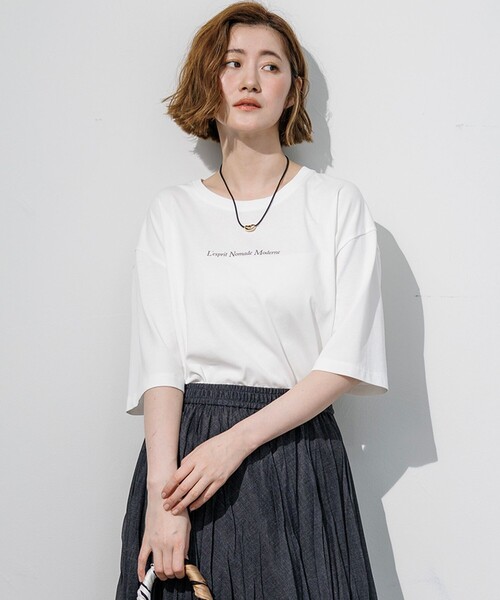 23区 L(ニジュウサンクオオキイサイズ)の「ドロップショルダー メッセージ ロゴTシャツ(Tシャツ/カットソー・レディース・グレー系/オールドローズ系/ホワイト系・44/46)」の2枚目の写真