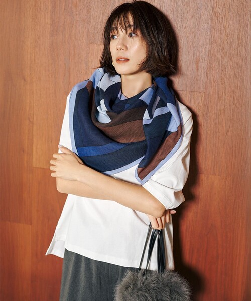 23区 L(ニジュウサンクオオキイサイズ)の「ドロップショルダー メッセージ ロゴTシャツ(Tシャツ/カットソー・レディース・グレー系/オールドローズ系/ホワイト系・44/46)」の11枚目の写真