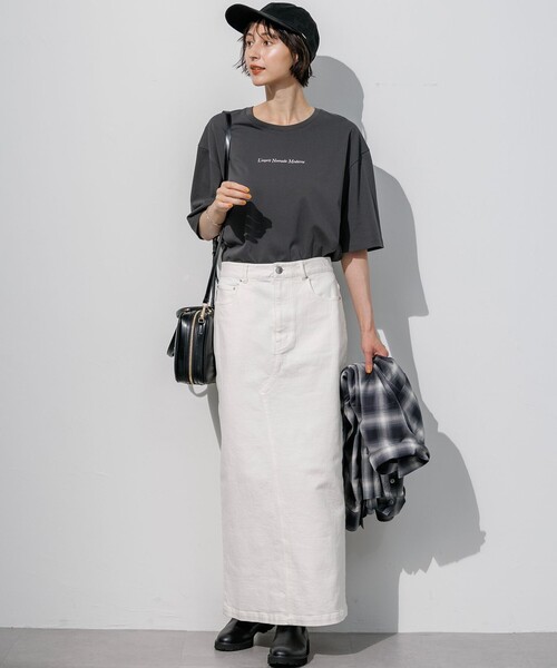 23区 L(ニジュウサンクオオキイサイズ)の「ドロップショルダー メッセージ ロゴTシャツ(Tシャツ/カットソー・レディース・グレー系/オールドローズ系/ホワイト系・44/46)」の16枚目の写真
