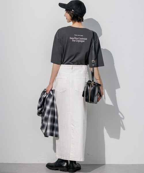 23区 L(ニジュウサンクオオキイサイズ)の「ドロップショルダー メッセージ ロゴTシャツ(Tシャツ/カットソー・レディース・グレー系/オールドローズ系/ホワイト系・44/46)」の17枚目の写真
