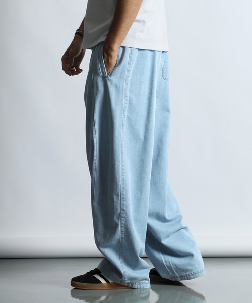 The DUFFER of ST.GEORGE(ザダファーオブセントジョージ)の「BROKEN DENIM EASY BARREL PANTS:バルーンシルエット バレルデニムパンツ / ライトオンス / ヴィンテージ加工 / イージーパンツ(デニムパンツ・メンズ・ライトインディゴブルー・X-LARGE/MEDIUM/SMALL/LARGE)」の4枚目の写真