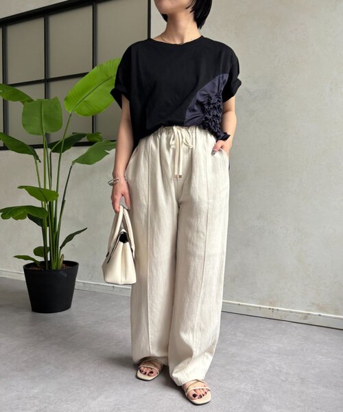 Jena espace merveilleux(ジェナ エスパスメルヴェイユ)の「シャーリング切替カットソー(Tシャツ/カットソー・レディース・グレー/オフホワイト/ブラック・FREE)」の2枚目の写真