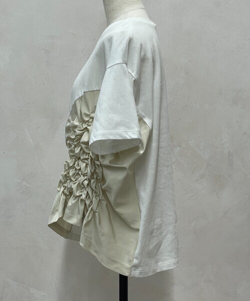 Jena espace merveilleux(ジェナ エスパスメルヴェイユ)の「シャーリング切替カットソー(Tシャツ/カットソー・レディース・グレー/オフホワイト/ブラック・FREE)」の18枚目の写真