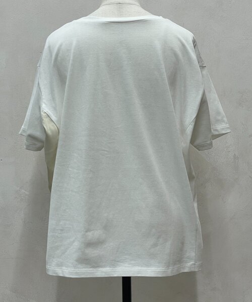 Jena espace merveilleux(ジェナ エスパスメルヴェイユ)の「シャーリング切替カットソー(Tシャツ/カットソー・レディース・グレー/オフホワイト/ブラック・FREE)」の17枚目の写真