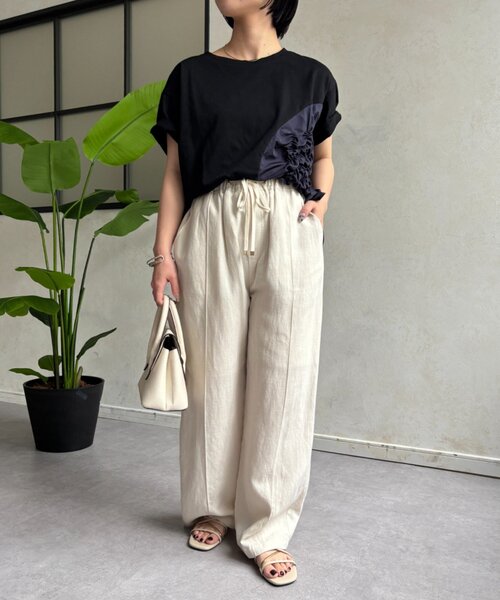 Jena espace merveilleux(ジェナ エスパスメルヴェイユ)の「シャーリング切替カットソー(Tシャツ/カットソー・レディース・グレー/オフホワイト/ブラック・FREE)」の15枚目の写真