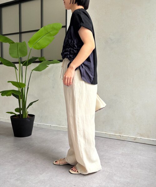 Jena espace merveilleux(ジェナ エスパスメルヴェイユ)の「シャーリング切替カットソー(Tシャツ/カットソー・レディース・グレー/オフホワイト/ブラック・FREE)」の14枚目の写真