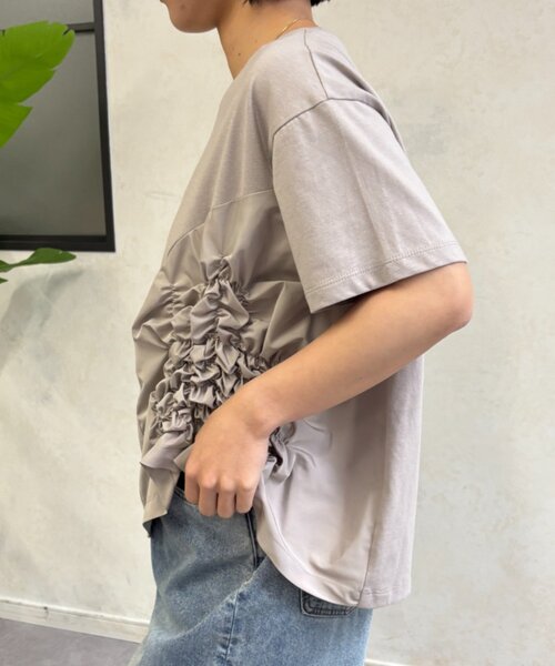 Jena espace merveilleux(ジェナ エスパスメルヴェイユ)の「シャーリング切替カットソー(Tシャツ/カットソー・レディース・グレー/オフホワイト/ブラック・FREE)」の9枚目の写真