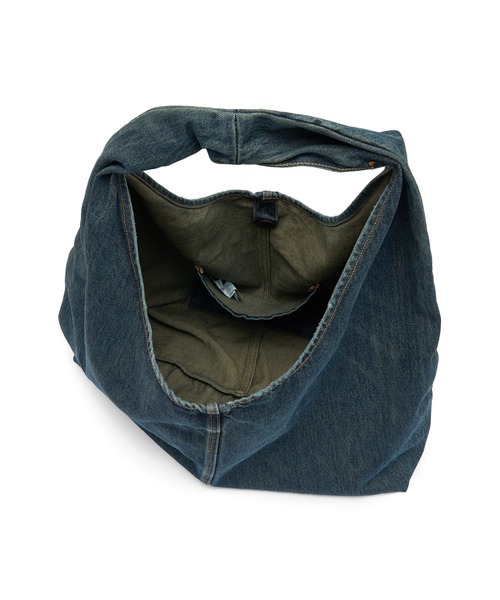 Levi's(リーバイス)の「Levi's/リーバイス エマーソンショルダーバッグ(ショルダーバッグ・レディース・ダークインディゴブルー・OS)」の4枚目の写真